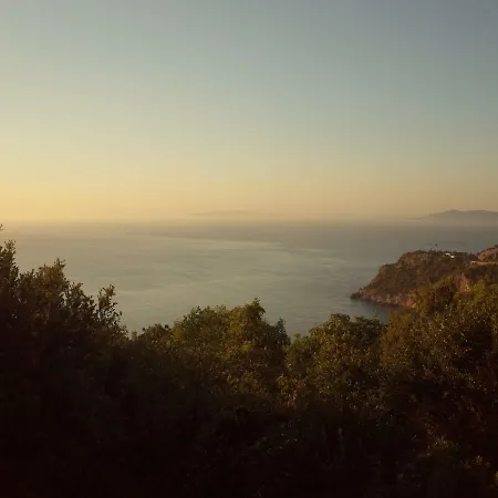 Mediterranean * بورتو سانتو ستيفانو